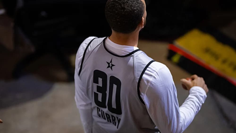 “30 on Em!” &#8211; Steph Curry Celebrates Sydel’s Birthday.