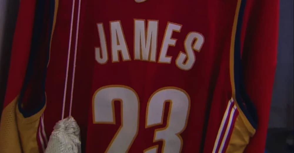 LeBron Backs Pittsburgh&#8217;s Duquesne in NCAA Tourney