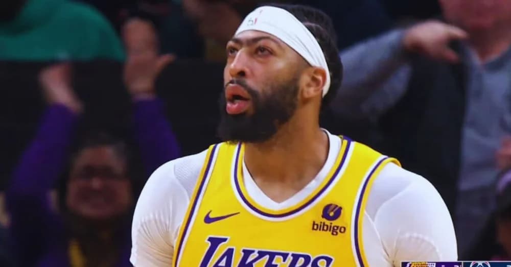 Lakers’ Dilemma: Anthony Davis Trade Buzz Centers on Knicks