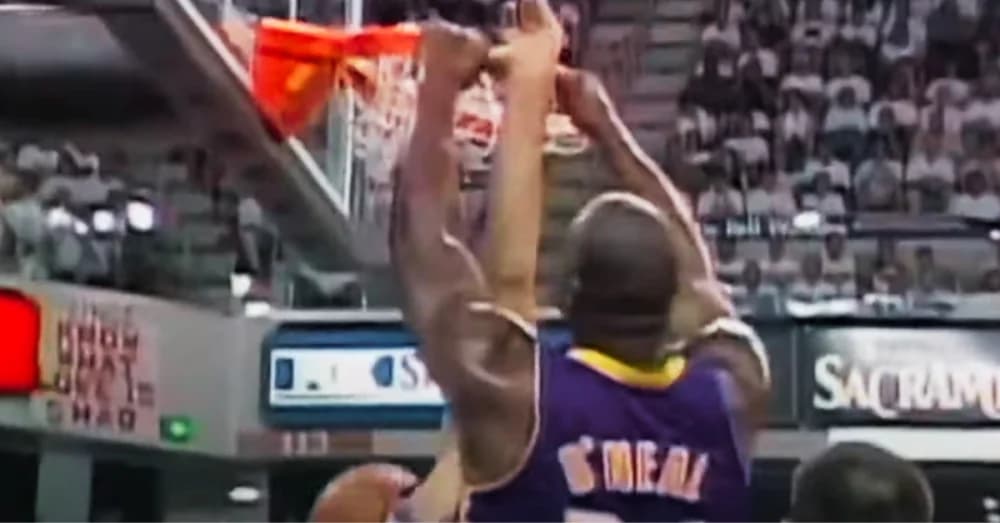 Shaquille O&#8217;Neal : Dunking Dominance Over Long-Range Prowess