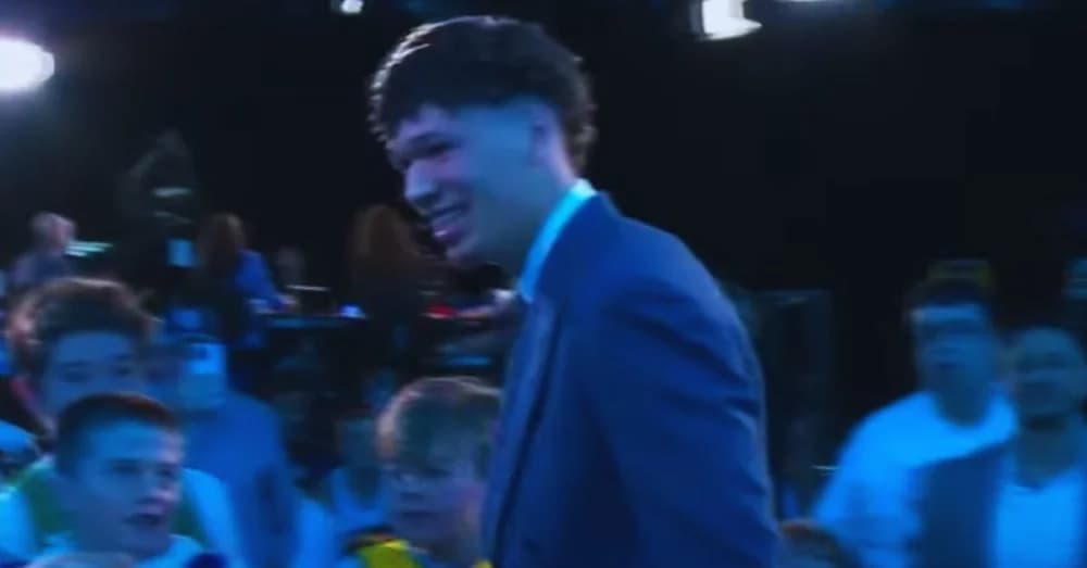 Charlotte Hornets Sign Sixth Overall Pick Tidjane Salaün