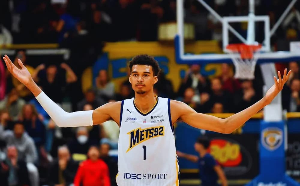 Basketball Sensation: Victor Wembanyama&#8217;s Rookie Jersey Sparks Auction Frenzy