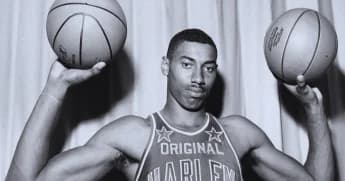 The Unforgettable Night of Wilt Chamberlain’s 100-Point Game That Stunned the NBA