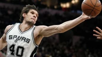 Eight-Year NBA Veteran Officially Signed by Houston Rockets