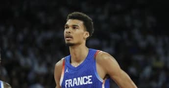 From Criticism to Glory: Wembanyama’s Historic 5×5 Performance Stuns NBA!