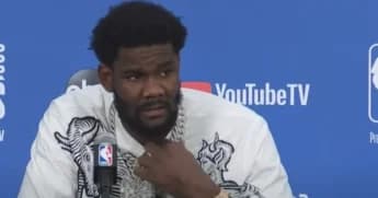 Deandre Ayton’s Air Mattress Struggles Sparks Debate