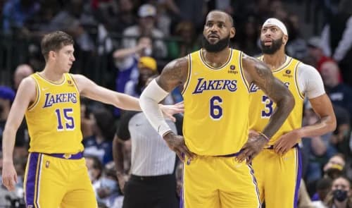  “Controversial Officiating Leaves LeBron James and the Lakers Frustrated”