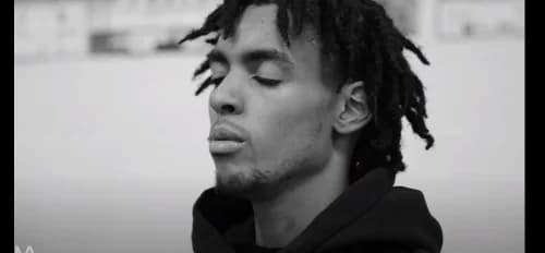 Former five-star Memphis transfer Emoni Bates makes a commitment to Eastern Michigan and will play in his native state.