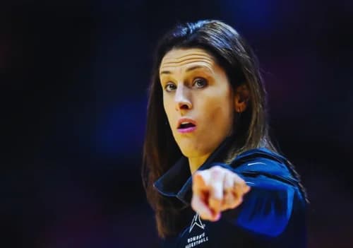 Stephanie White Receives 2023 WNBA Coach of the Year Award from Commissioner