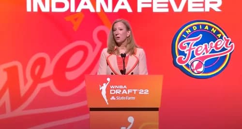 WNBA trade deadline: Skylar Diggins-Smith will stay in Phoenix; sources say Sparks aren’t considering any moves.