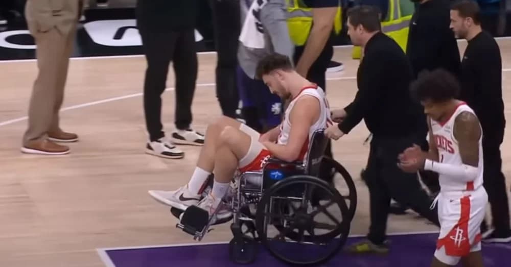 Rockets’ Alperen Sengun Exits Court in Wheelchair After Injury Scare, MRI Scheduled