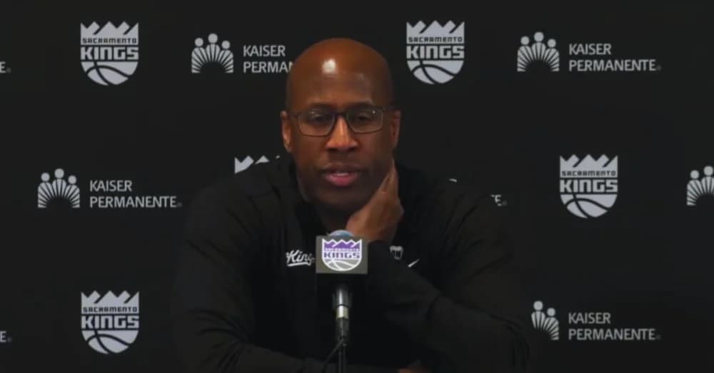 Kings’ Coach Goes Wild After Referees’ Decision Led to a Disappointing Defeat