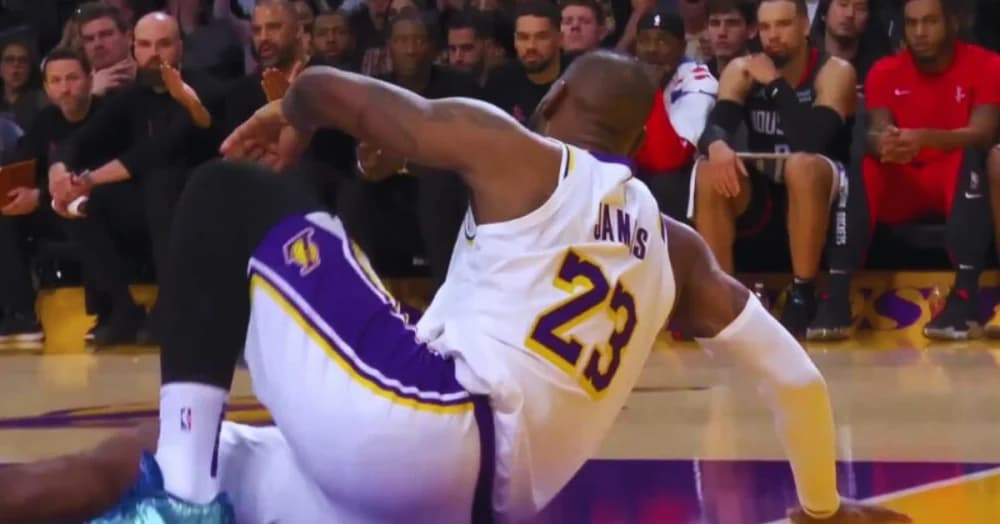 LeBron James: Unrivaled NBA Finishers Dominating the Court