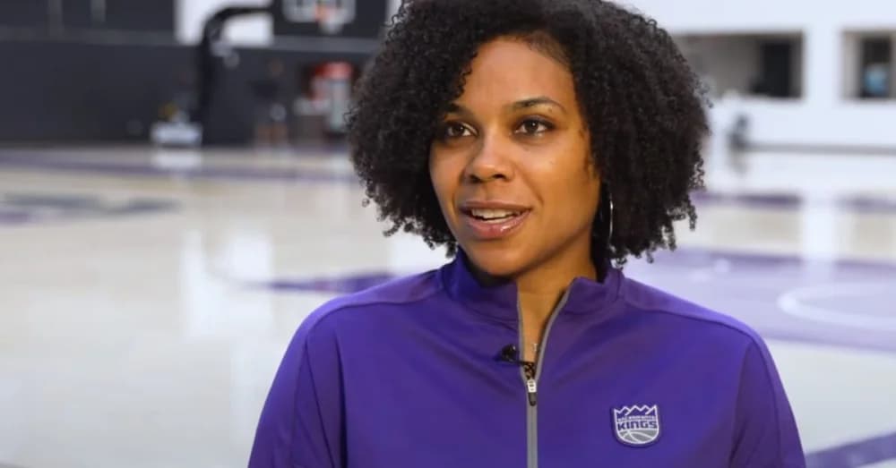 Lakers Hire Lindsey Harding as First Female Assistant Coach in Franchise History