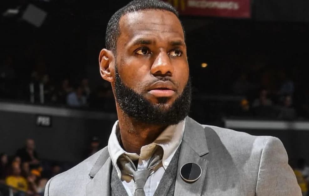 LeBron James: Ageless Brilliance, NBA’s Unstoppable Force