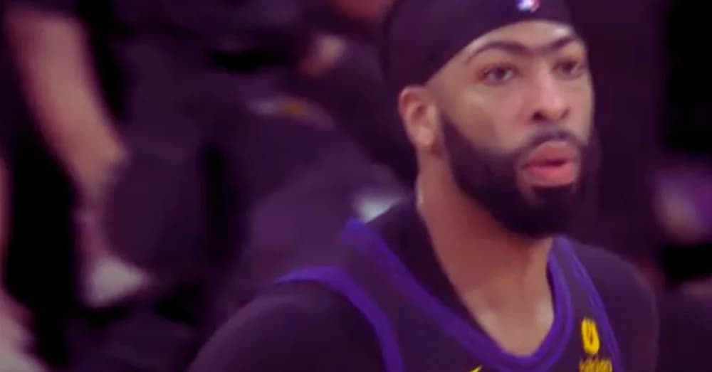 Lakers Find Collective Strength Beyond Anthony Davis’ Highlight Dunk in Victory Over Thunder