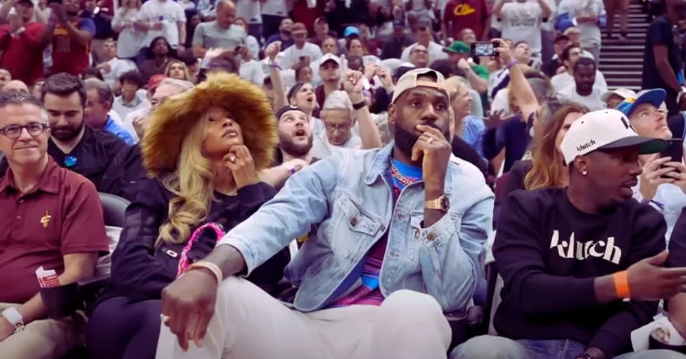 LeBron James greeted with rousing ovation from Cavaliers fans while sitting courtside for Celtics game